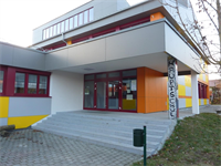 Eingang Mittelschule Esternberg